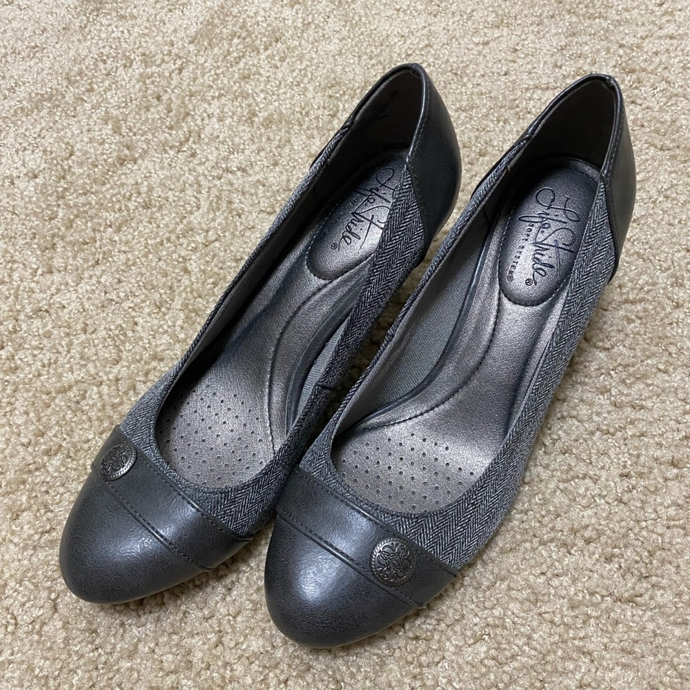 Life Stride Gray Heels Size 7.5